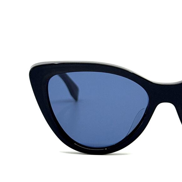 New, FENDI Sunglasses FE40087U 01V Authentic - Picture 4 of 12
